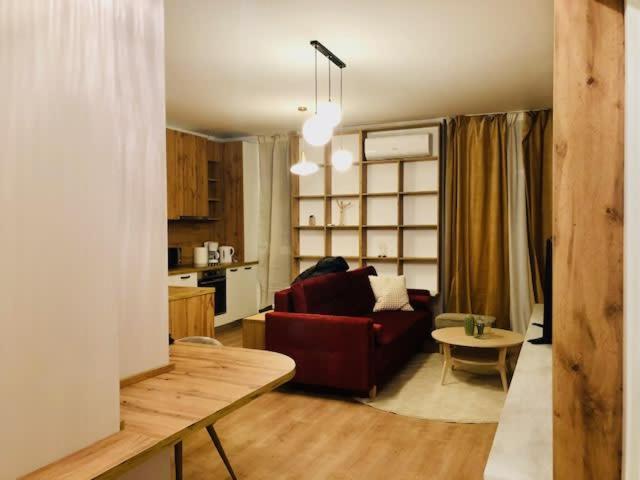 Joy City Vivalia 7b-13 *